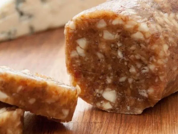 Рулет с финиковой начинкой